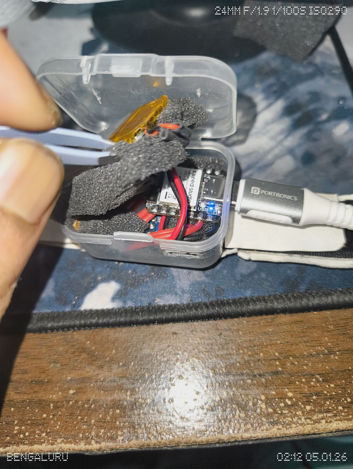 Device on desk